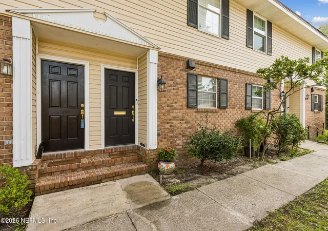 Photo 2 of Condo for sale at 4519 Columbus Cir #1B, Jacksonville, FL 32210 | MLS# 2159621 | Listing updated on 2026-10-08