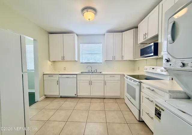 Photo 3 of Multi family home for sale at 2542 Spring Park Rd, Jacksonville, FL 32207 | MLS# 2159818 | Listing updated on 2026-09-08