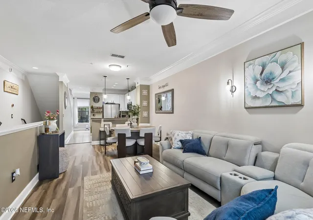 4th image of 9823 Tapestry Park Cir #303, Jacksonville, FL 32246 | MLS# 2160123