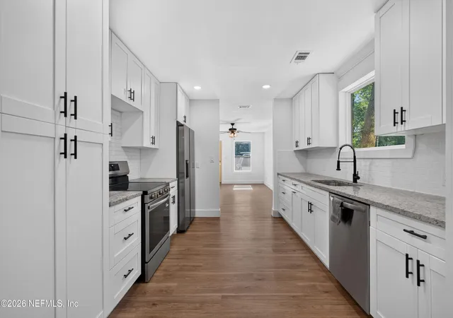 2nd image of 4468 Englewood Ave Ave, Jacksonville, FL 32207 | MLS# 2159795