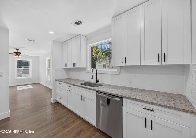 3rd image of 4468 Englewood Ave Ave, Jacksonville, FL 32207 | MLS# 2159795