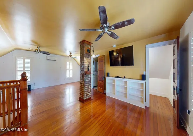 Photo 4 of Single family home for sale at 216 N Summit St, Crescent City, FL 32112 | MLS# 2160088 | Listing updated on 2026-08-15