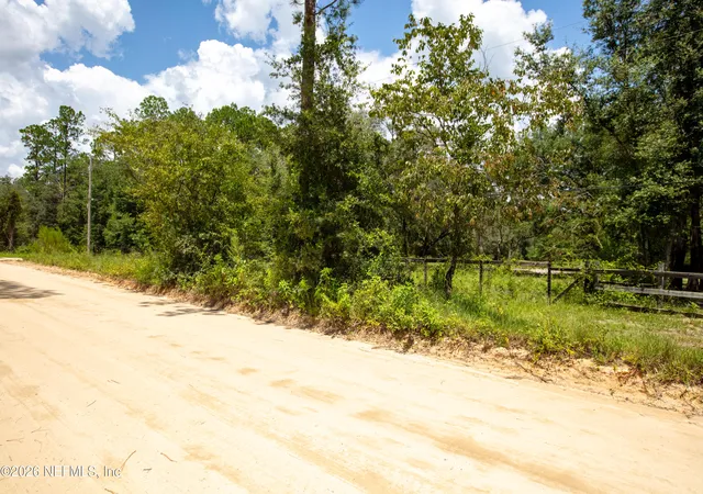 Photo 3 of Sale Pending at 5870 Indian Trl, Keystone Heights, FL 32656 | MLS# 2160338 | Listing updated on 2026-09-18