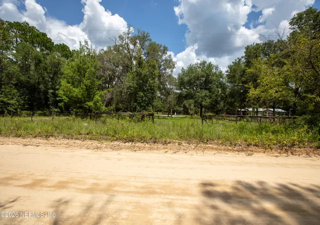 Photo 4 of Sale Pending at 5870 Indian Trl, Keystone Heights, FL 32656 | MLS# 2160338 | Listing updated on 2026-09-18