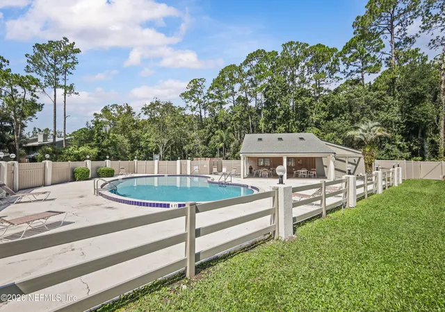 2nd image of 7701 Baymeadows Cir W, Jacksonville, FL 32256