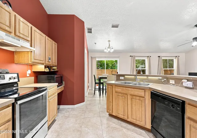 5th image of 8168 Leafcrest Dr, Jacksonville, FL 32244 | MLS# 2160227