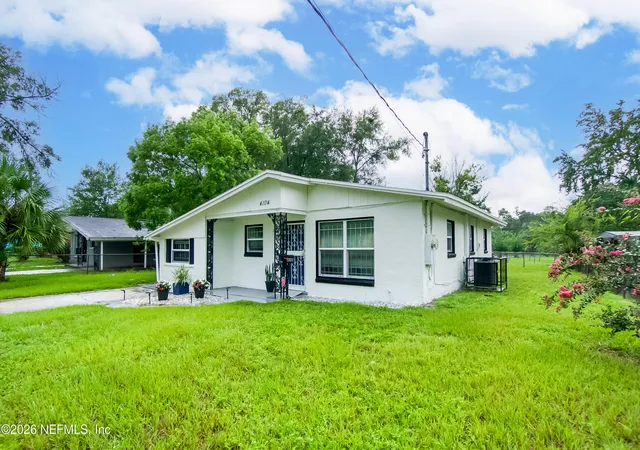 Photo 3 of Single family home for sale at 4104 Leonard Cir E, Jacksonville, FL 32209 | MLS# 2160107 | Listing updated on 2026-09-17
