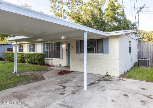 4th image of 2233 La Valle Dr, Jacksonville, FL 32210 | MLS# 2160175