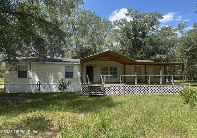 Photo 4 of Manufactured home for sale at 101 W Strickland Rd, Interlachen, FL 32148 | MLS# 2160240 | Listing updated on 2026-08-14