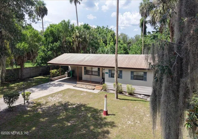 Photo 3 of Single family home for sale at 206 Oleander Ave, Crescent City, FL 32112 | MLS# 2160250 | Listing updated on 2026-08-14