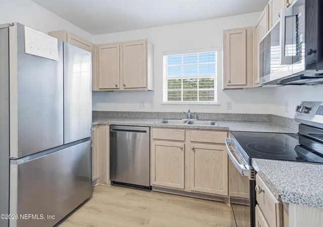 3rd image of 7800 Point Meadows Dr #737, Jacksonville, FL 32256 | MLS# 2160776