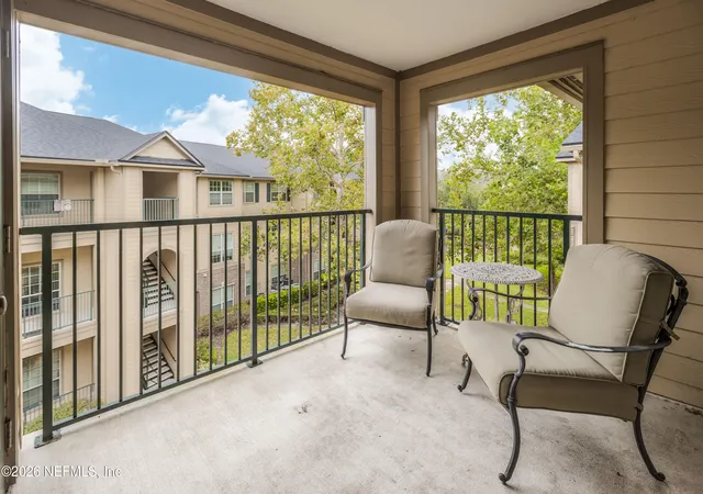 Photo 4 of Condo for sale at 7800 Point Meadows Dr #737, Jacksonville, FL 32256 | MLS# 2160776 | Listing updated on 2026-10-01