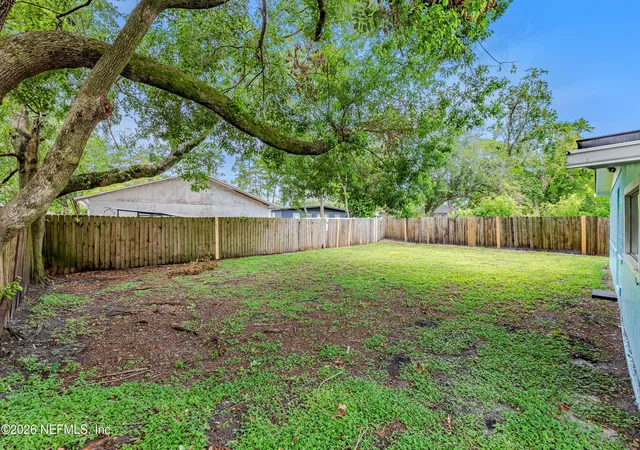 Photo 4 of Sale Pending at 10342 Briarcliff Rd E, Jacksonville, FL 32218 | MLS# 2160258 | Listing updated on 2026-10-06
