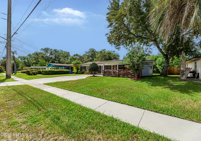 Photo 3 of Single family home for sale at 7876 Arble Dr, Jacksonville, FL 32211 | MLS# 2160266 | Listing updated on 2026-09-16