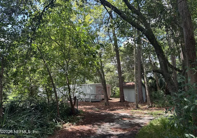 Photo 3 of Sale Pending at 10334 Minglewood Dr, Jacksonville, FL 32246 | MLS# 2160271 | Listing updated on 2026-10-02