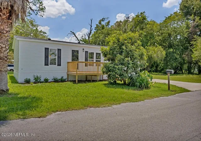 Photo 3 of Manufactured home for sale at 411 E Lake St, Palatka, FL 32177 | MLS# 2160410 | Listing updated on 2026-08-28