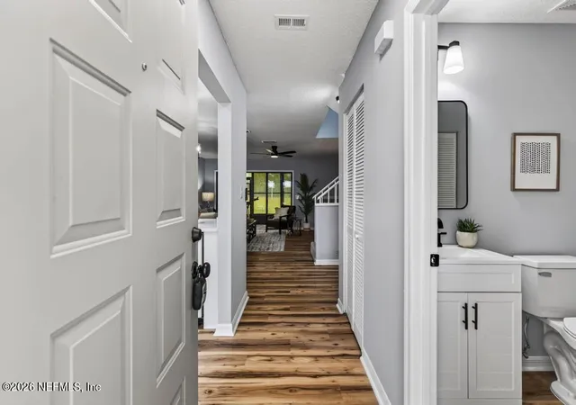 4th image of 7620 Baymeadows Cir W, Jacksonville, FL 32256