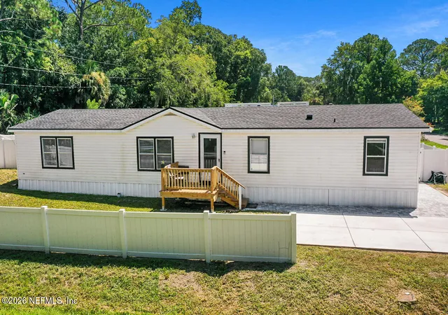 Photo 3 of Manufactured home for sale at 1108 W King St, Saint Augustine, FL 32084 | MLS# 2160408 | Listing updated on 2026-08-30