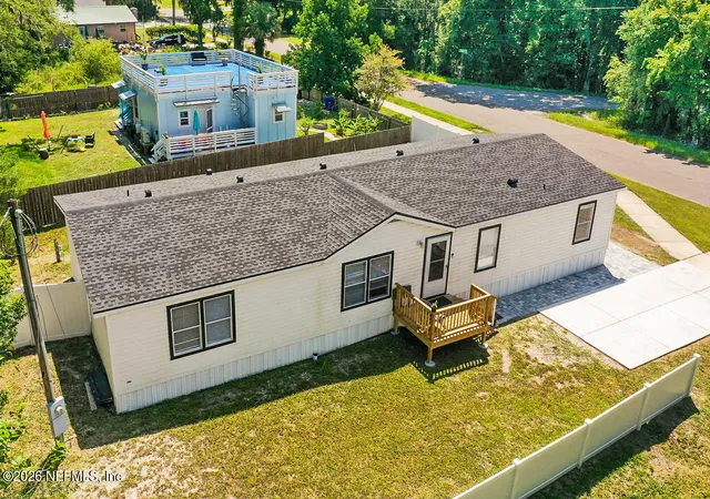 Photo 3 of Manufactured home for sale at 1108 W King St, Saint Augustine, FL 32084 | MLS# 2160408 | Listing updated on 2026-08-30