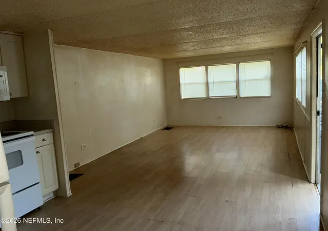 Photo 5 of Manufactured home for sale at 881 W River Rd, Palatka, FL 32177 | MLS# 2160391 | Listing updated on 2026-08-31