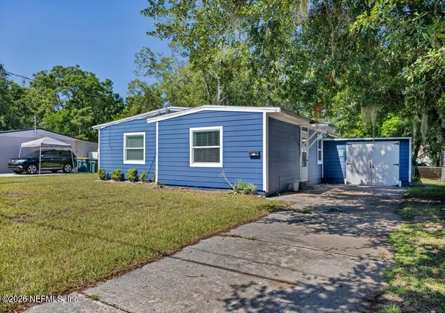 Photo 3 of Sale Pending at 3814 Eve Dr W, Jacksonville, FL 32246 | MLS# 2160479 | Listing updated on 2026-08-31