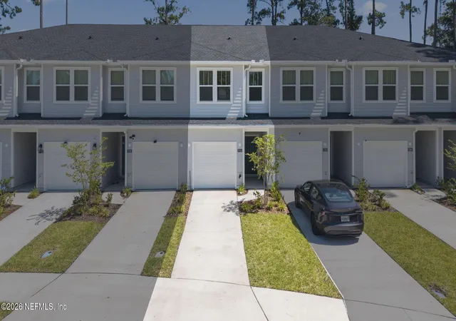 Photo 3 of Townhouse for sale at 514 Holly Lakes Dr, Orange Park, FL 32073 | MLS# 2161004 | Listing updated on 2026-09-13