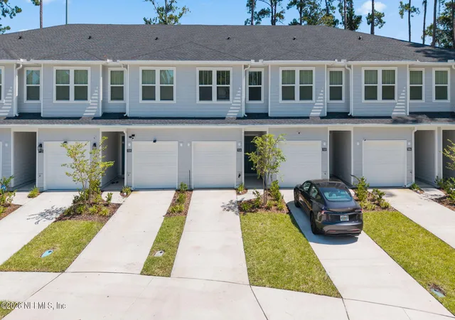 Photo 3 of Townhouse for sale at 514 Holly Lakes Dr, Orange Park, FL 32073 | MLS# 2161004 | Listing updated on 2026-09-13