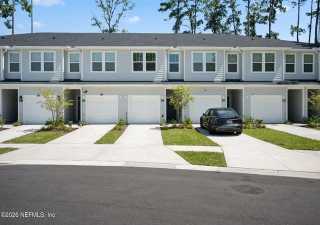 Photo 4 of Townhouse for sale at 514 Holly Lakes Dr, Orange Park, FL 32073 | MLS# 2161004 | Listing updated on 2026-09-13