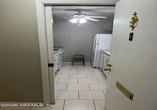 Listing Photo 5 - Condo for sale in building located at 4358 Timuquana Rd, Jacksonville, FL 32210 - Unit #124