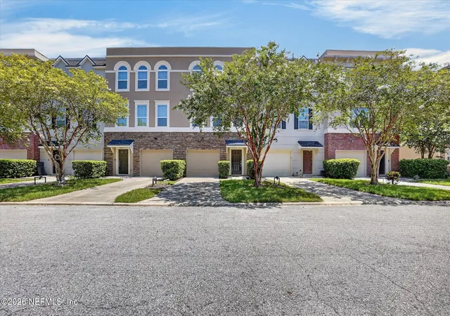 Photo 3 of Townhouse for sale at 4421 Ellipse Dr, Jacksonville, FL 32246 | MLS# 2160423 | Listing updated on 2026-09-15