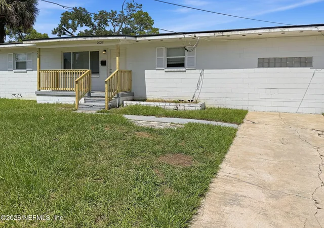 5th image of 2027 Palmdale Ct, Jacksonville, FL 32208 | MLS# 2160713