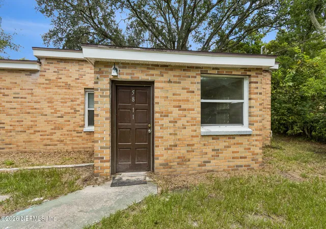 3rd image of 5811 Hollyhock Rd, Jacksonville, FL 32209 | MLS# 2160967