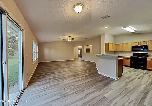 Photo 4 of Single family home for sale at 1378 Summit Oaks Dr W, Jacksonville, FL 32221 | MLS# 2160508 | Listing updated on 2026-09-18
