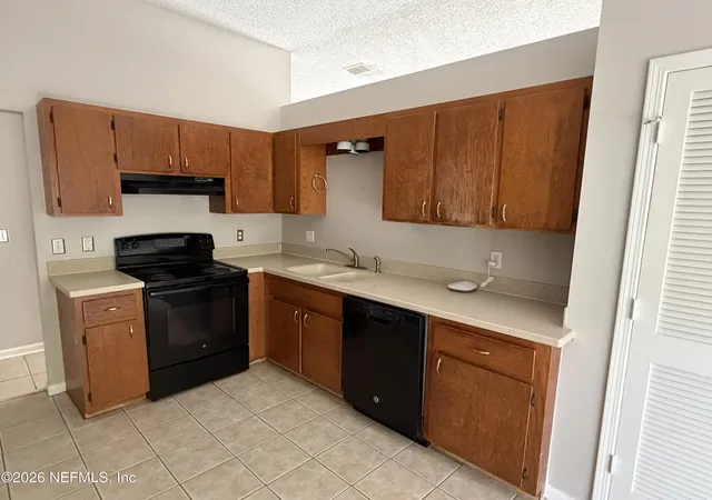 Photo 3 of Sale Pending at 1293 Munson Cvs Dr, Jacksonville, FL 32233 | MLS# 2160531 | Listing updated on 2026-09-17