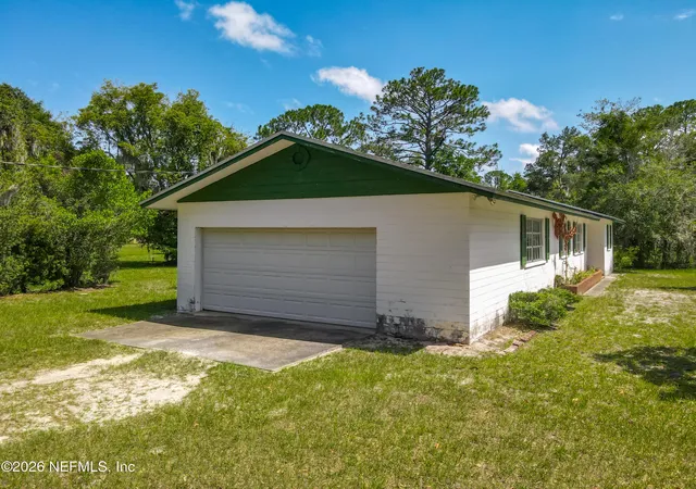 Photo 2 of Single family home for sale at 10 Mirror Lake Dr, Ormond Beach, FL 32174 | MLS# 2160548 | Listing updated on 2026-08-18