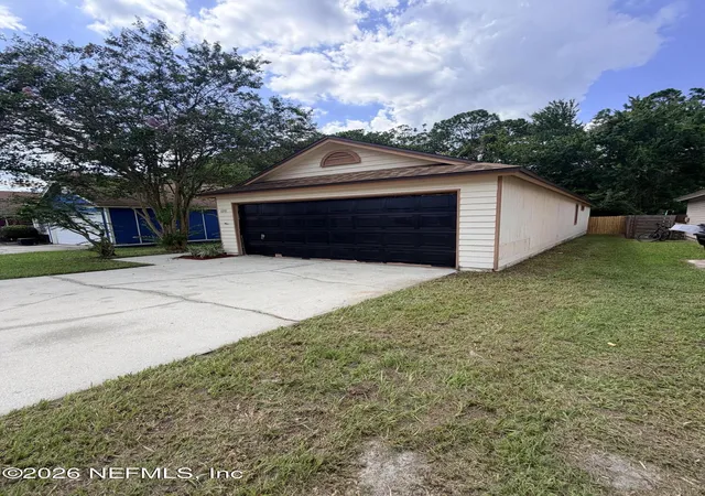 Photo 3 of Single family home for sale at 1281 Independence Dr, Orange Park, FL 32065 | MLS# 2160580 | Listing updated on 2026-08-30
