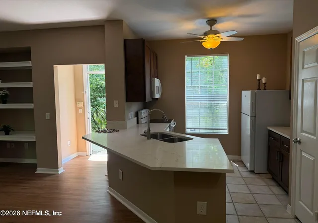 4th image of 13703 Richmond Park Dr N, Jacksonville, FL 32224