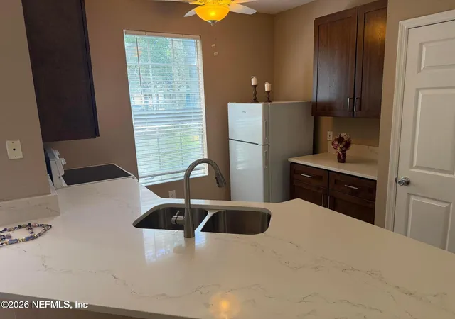 5th image of 13703 Richmond Park Dr N, Jacksonville, FL 32224