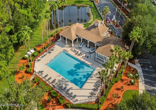 2nd image of 10550 Baymeadows Rd, Jacksonville, FL 32256