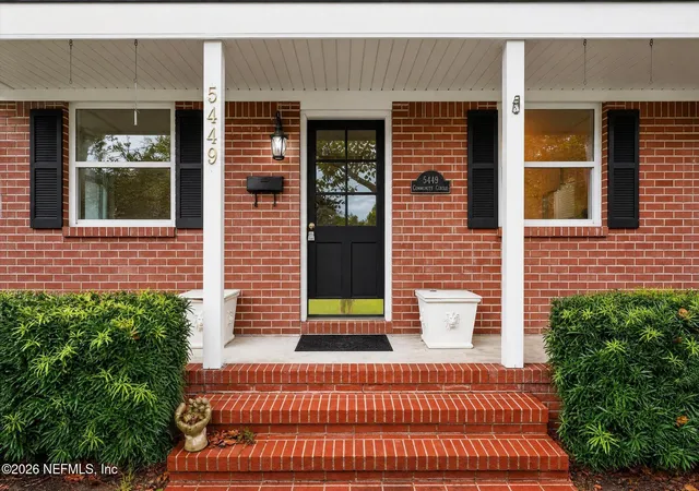 2nd image of 5449 Community Cir, Jacksonville, FL 32207 | MLS# 2160910