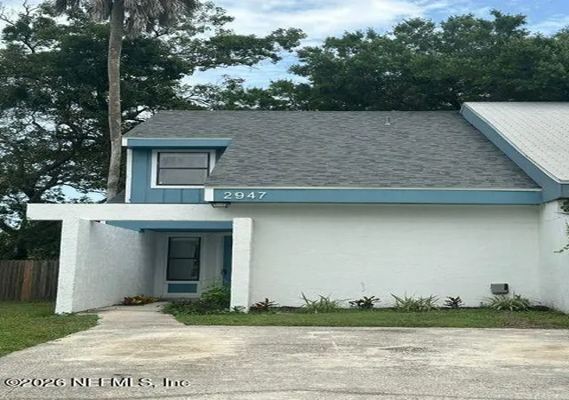 Photo 1 of Townhouse for sale at 2947 Bayshore Dr E, Jacksonville, FL 32233 | MLS# 2160656 | Listing updated on 2026-09-15