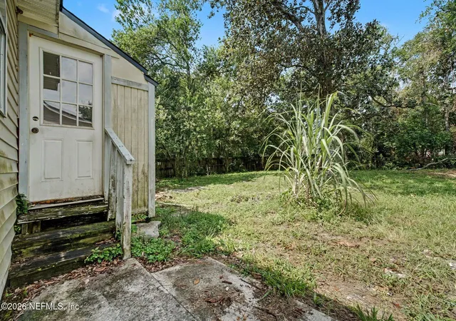 Photo 3 of Sale Pending at 328 Laurina St, Jacksonville, FL 32216 | MLS# 2160890 | Listing updated on 2026-08-31