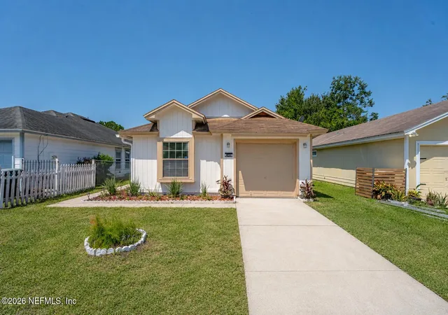 2nd image of 2400 Townsquare Dr, Jacksonville, FL 32216 | MLS# 2160880