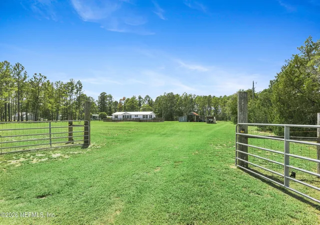 Manufactured home for sale at 241826 County Rd 121, Hilliard, FL 32046 | MLS# 2160768