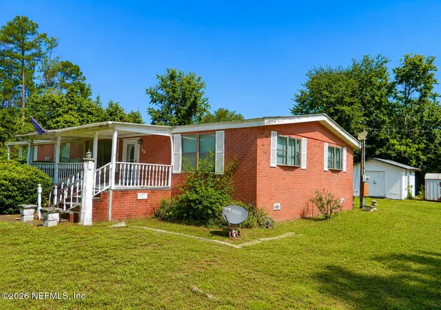 Photo 4 of Manufactured home for sale at 102 Goldenrod Ln, Palatka, FL 32177 | MLS# 2160833 | Listing updated on 2026-09-02
