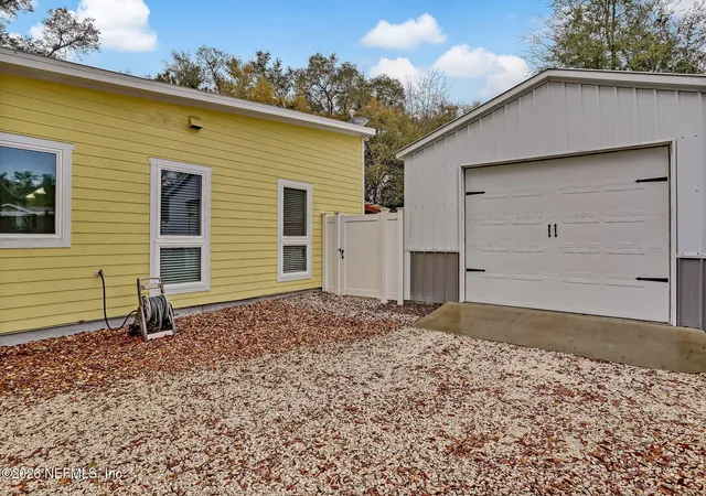 Photo 3 of Sale Pending at 1421 Hickory St, Fernandina Beach, FL 32034 | MLS# 2160820 | Listing updated on 2026-08-28