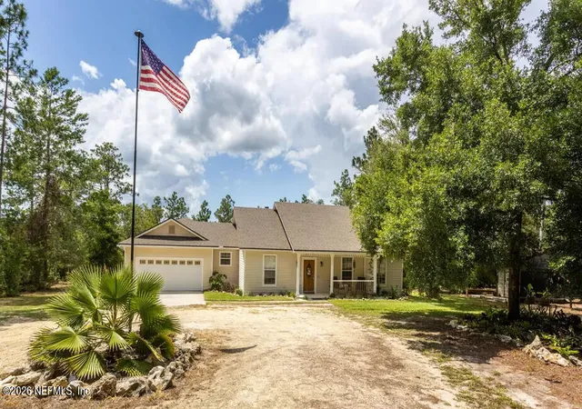 2nd image of 168 Hour Glass Cir, Hawthorne, FL 32640 | MLS# 2160835