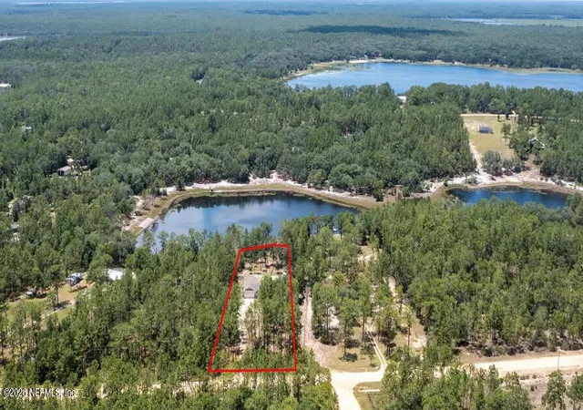 3rd image of 168 Hour Glass Cir, Hawthorne, FL 32640 | MLS# 2160835