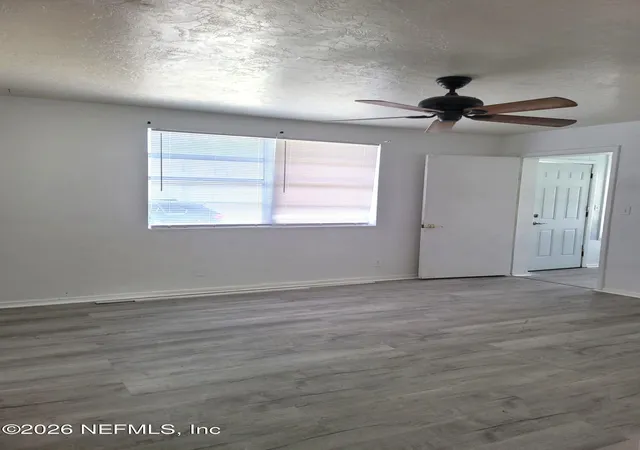 Listing Photo 5 - Condo for sale in building located at 1084 Huron St, Jacksonville, FL 32254