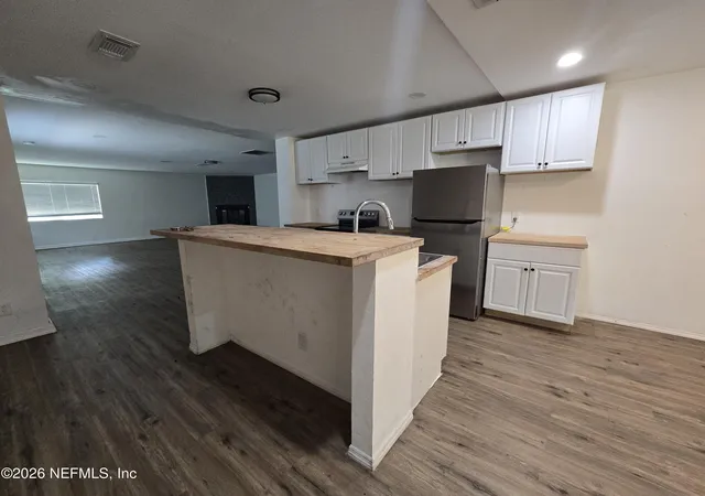 3rd image of 7570 Strato Rd, Jacksonville, FL 32210 | MLS# 2160993